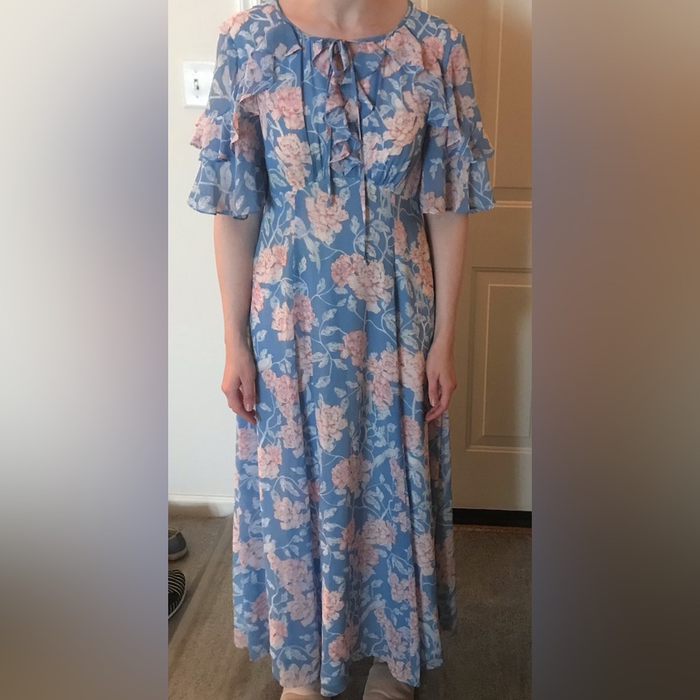 Gal Meets Glam Maxi Style Dress